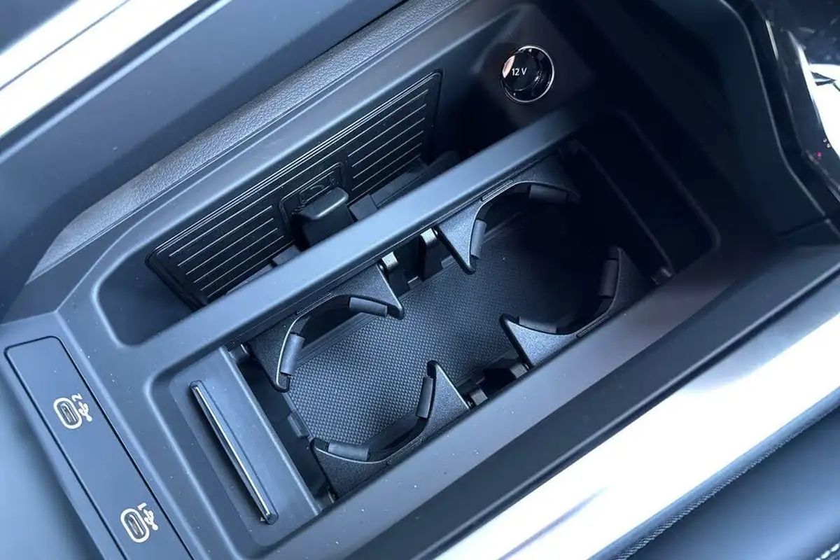 2024-audi-q8-e-tron-50e-black-edition-sportback-big-40