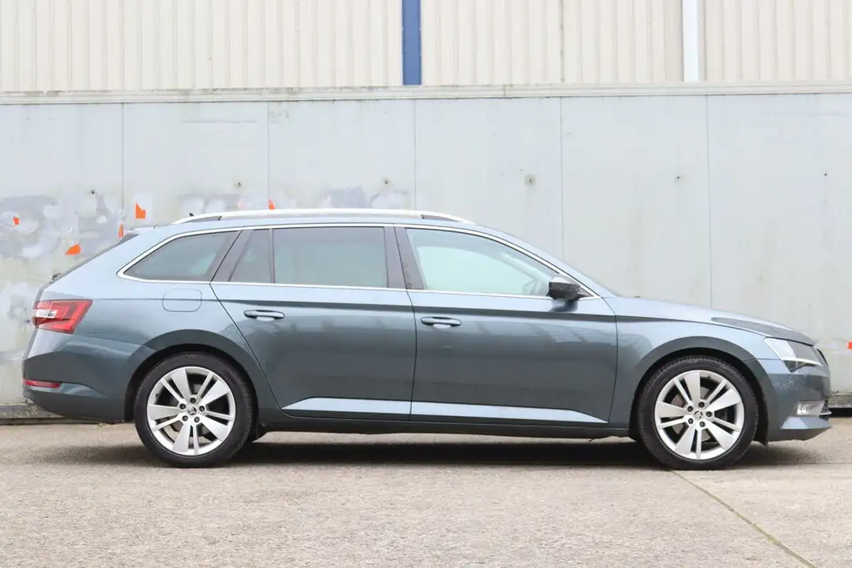 2019-skoda-superb-20tdi-se-l-executive-150ps-estate-dsg-big-7