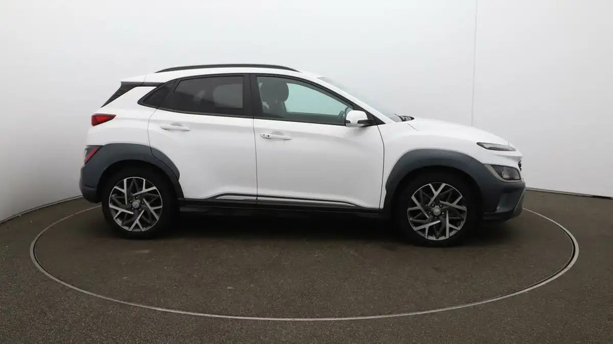 2022-hyundai-kona-16-gdi-premium-big-40