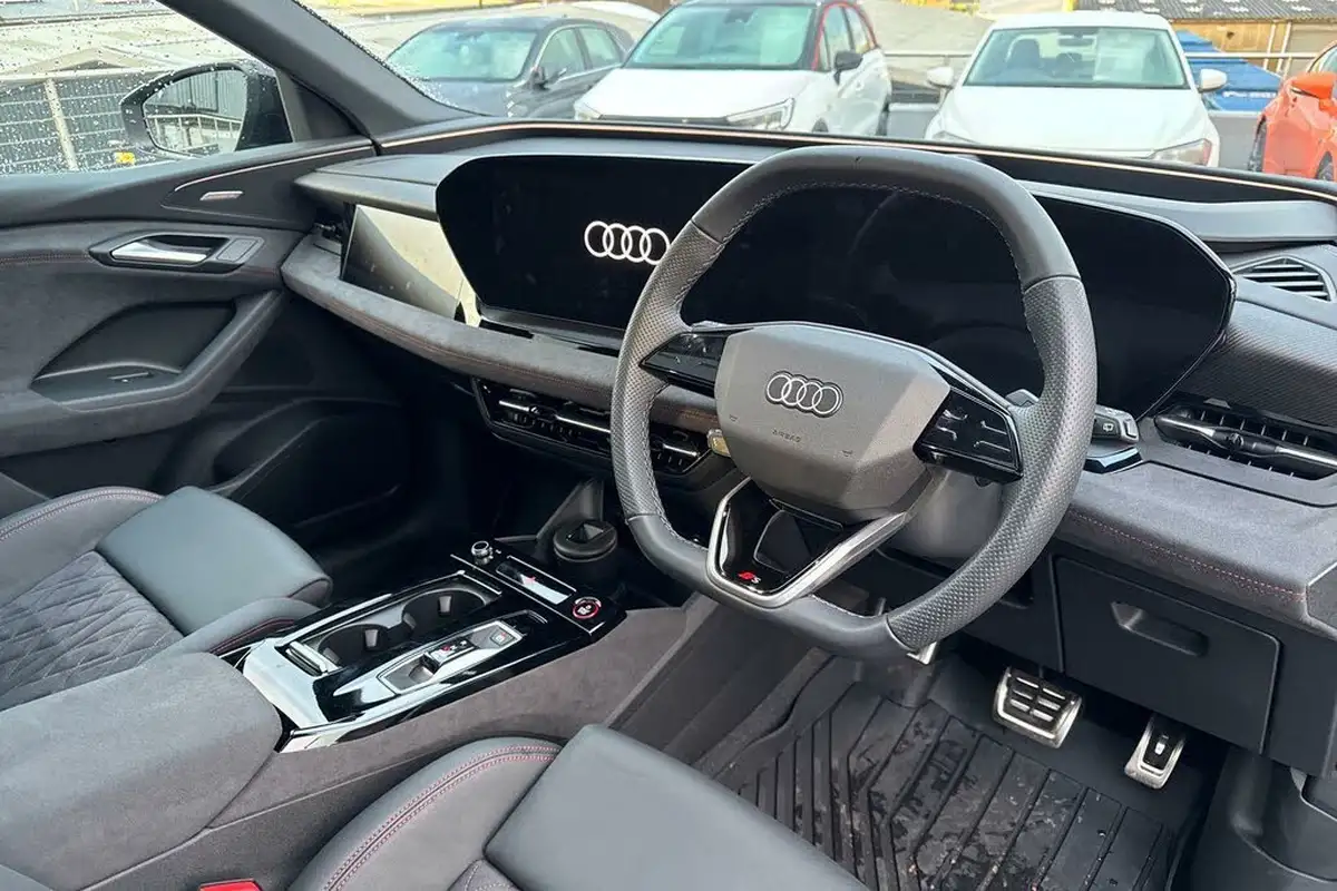 2024-audi-sq6-e-tron-e-launch-edition-big-23