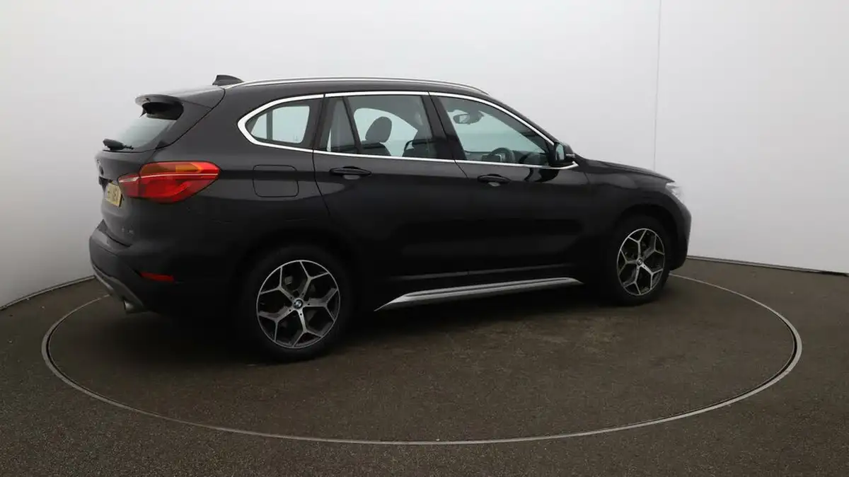 2019-bmw-x1-20-sdrive-20i-xline-sdrive20i-big-44