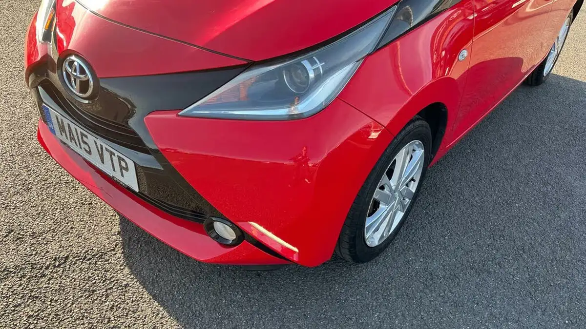 2015-toyota-aygo-10-vvt-i-x-pression-x-wave-x-shift-big-37