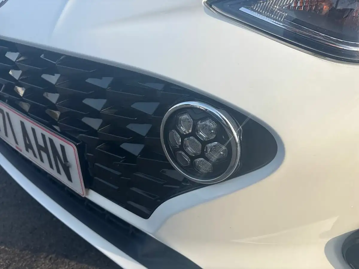 2022-hyundai-i10-12-premium-auto-big-25