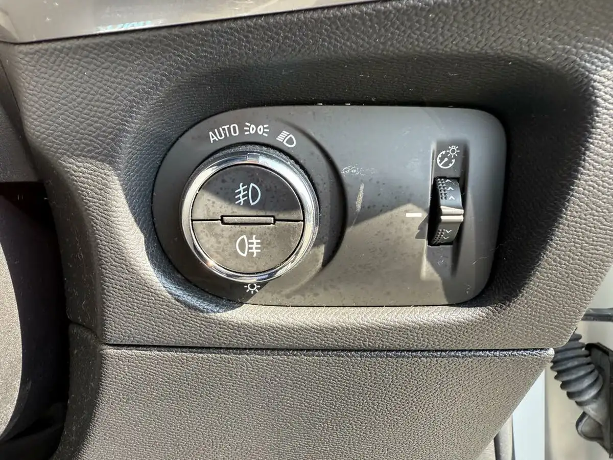 2022-vauxhall-mokka-12-ultimate-130ps-auto-big-44