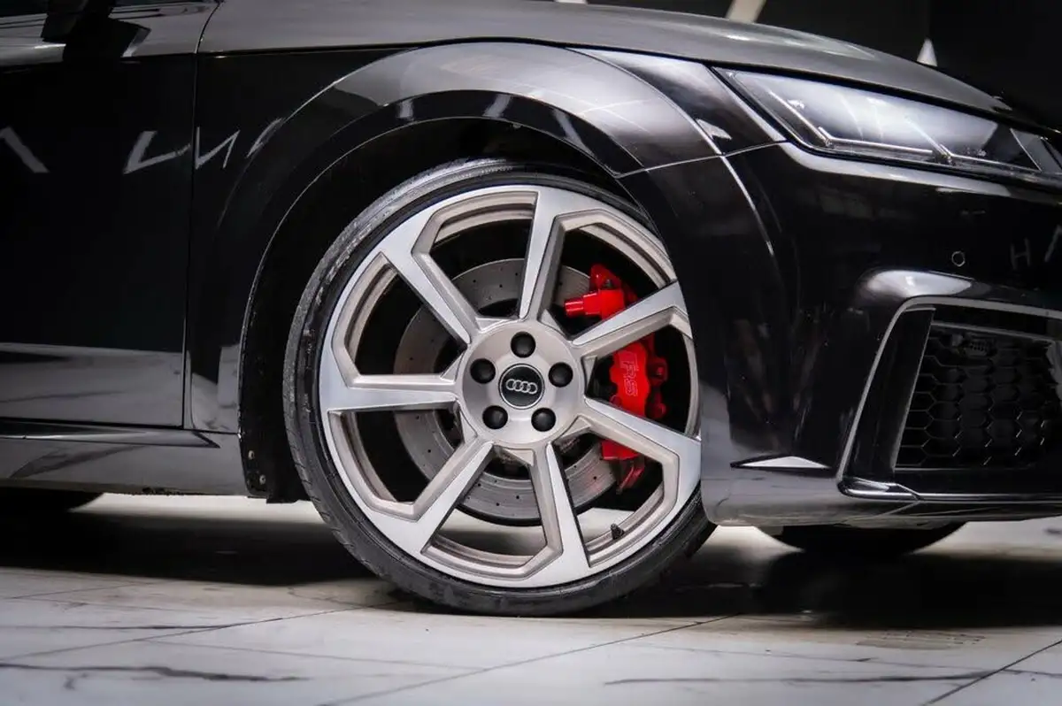 2018-audi-tt-coupe-25-tfsi-quattro-rs-big-39