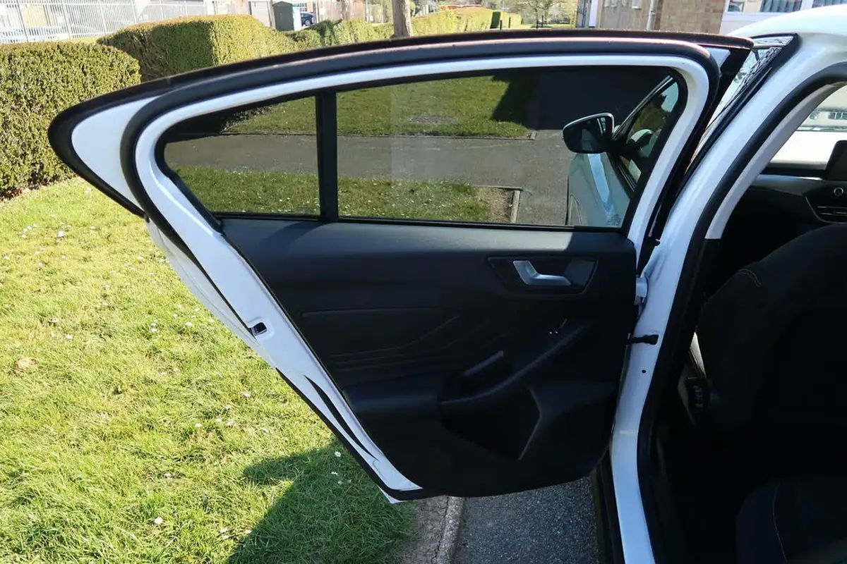 2019-ford-focus-10t-titanium-ss-hatchback-big-26