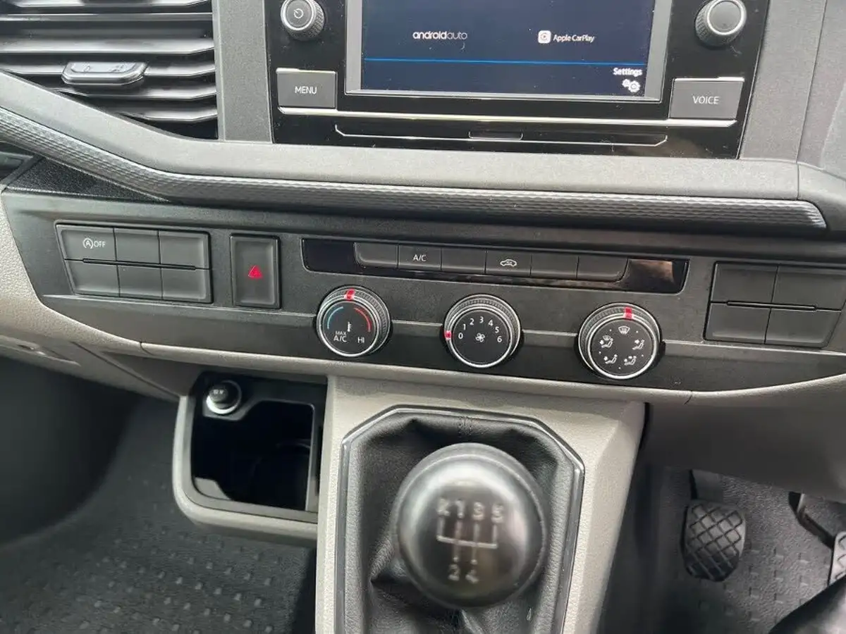 2024-volkswagen-transporter-big-23