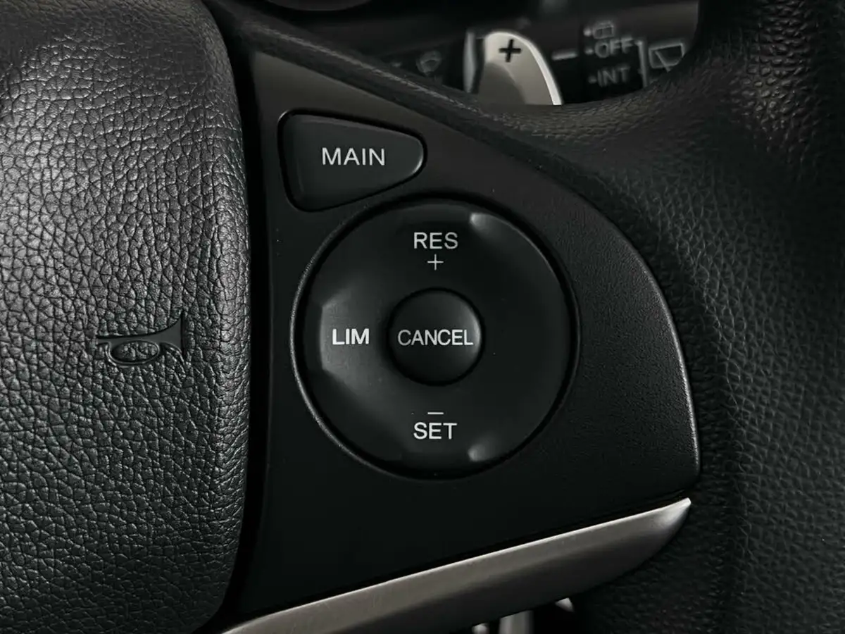 2018-honda-jazz-13-i-vtec-s-cvt-big-17