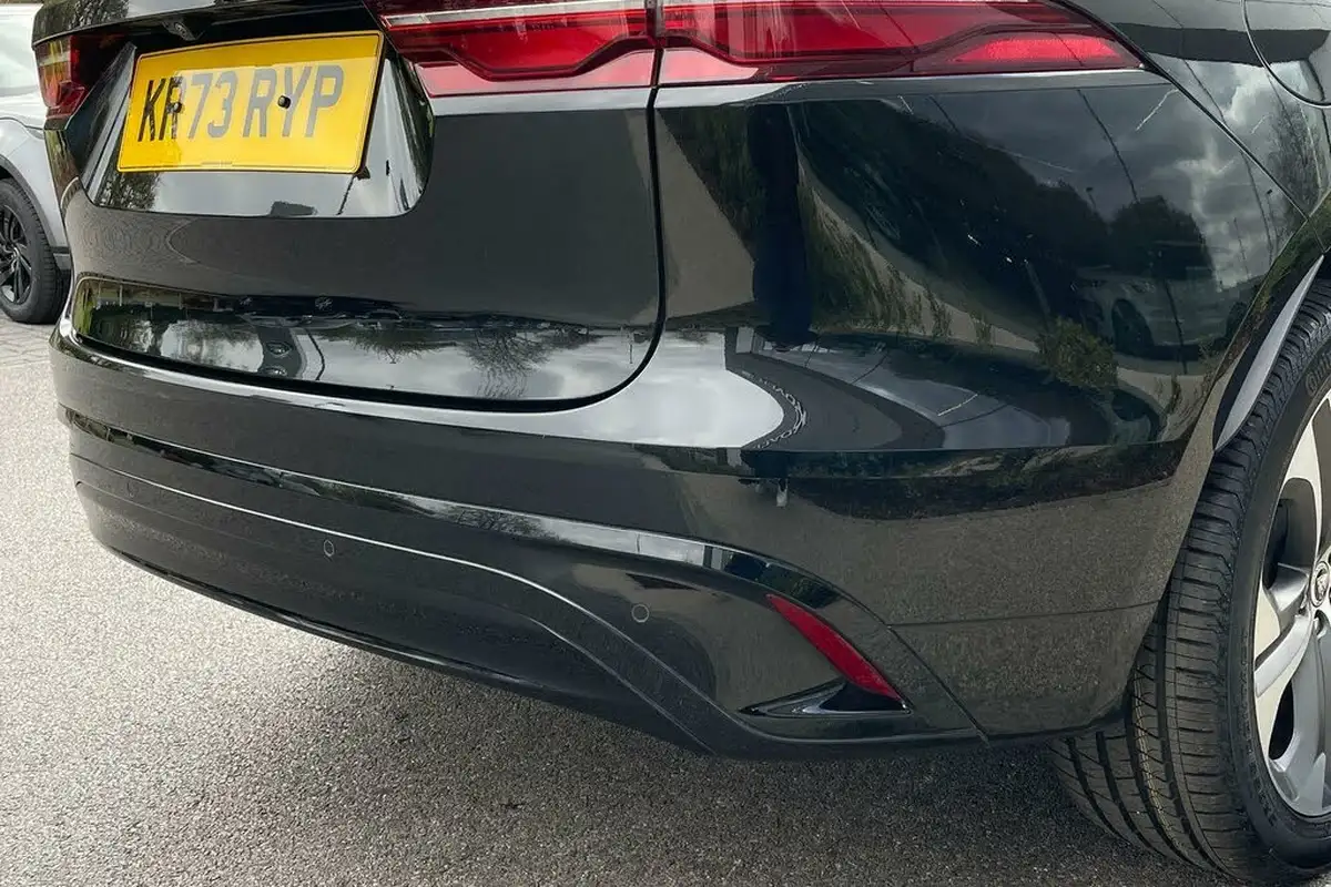 2023-jaguar-f-pace-20-p250-r-dynamic-hse-black-big-22