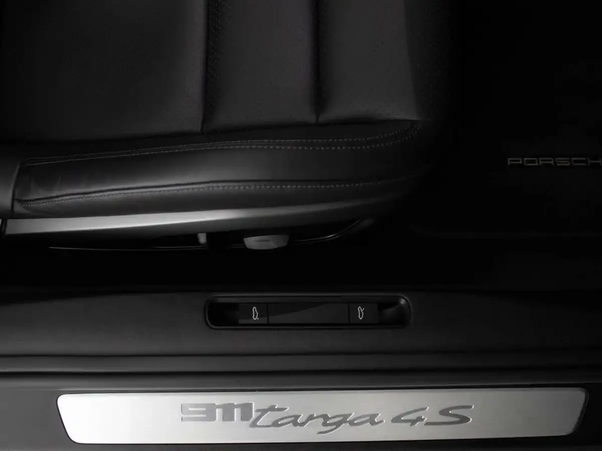 2023-porsche-911-30-targa-4s-pdk-big-44