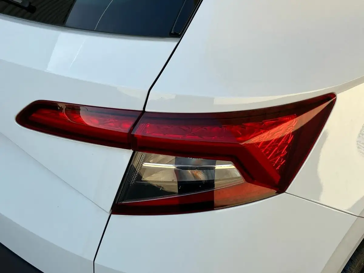 2020-skoda-karoq-10-tsi-se-115ps-big-30