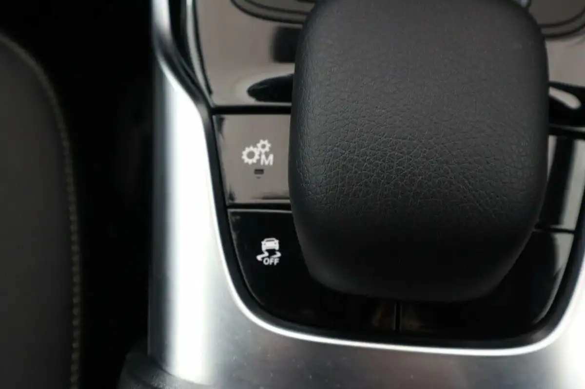 2020-mercedes-benz-a-class-20-a35-amg-premium-hatchback-5d-big-19