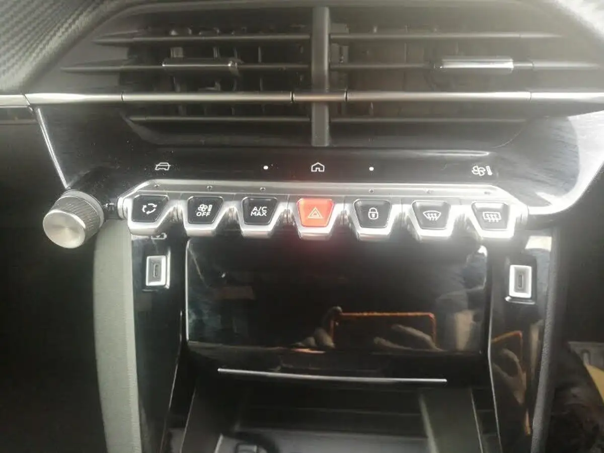 2024-peugeot-2008-suv-12-puretech-allure-130ps-big-14
