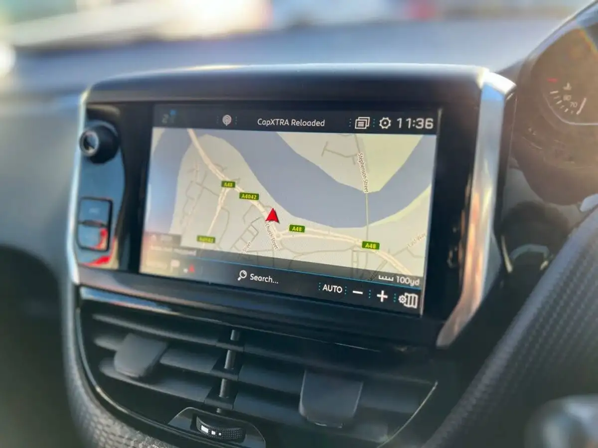 2019-peugeot-208-15-bluehdi-tech-edition-big-25