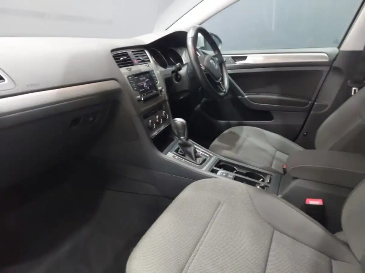 2015-volkswagen-golf-14-match-5d-dsg-big-4