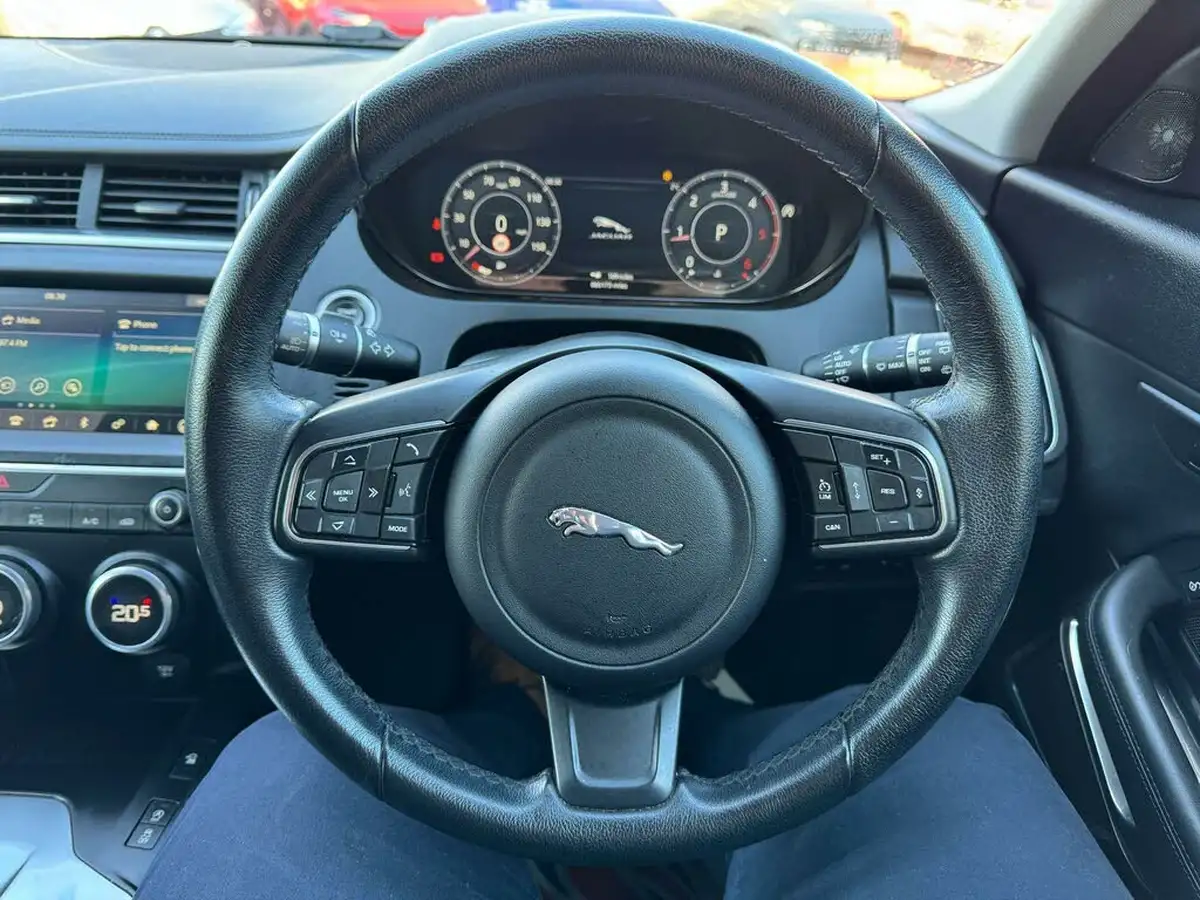 2019-jaguar-e-pace-20-i4d-hse-180ps-big-24