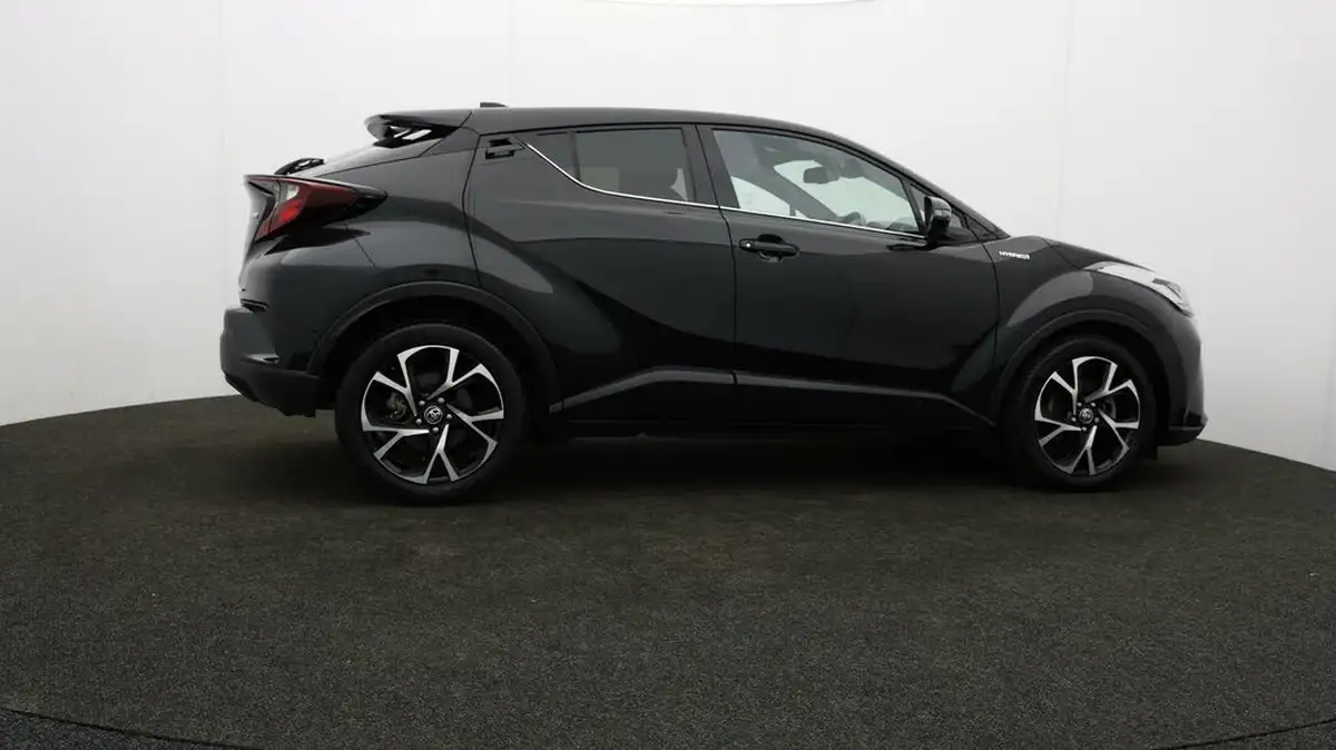 2022-toyota-c-hr-18-vvt-i-design-big-41