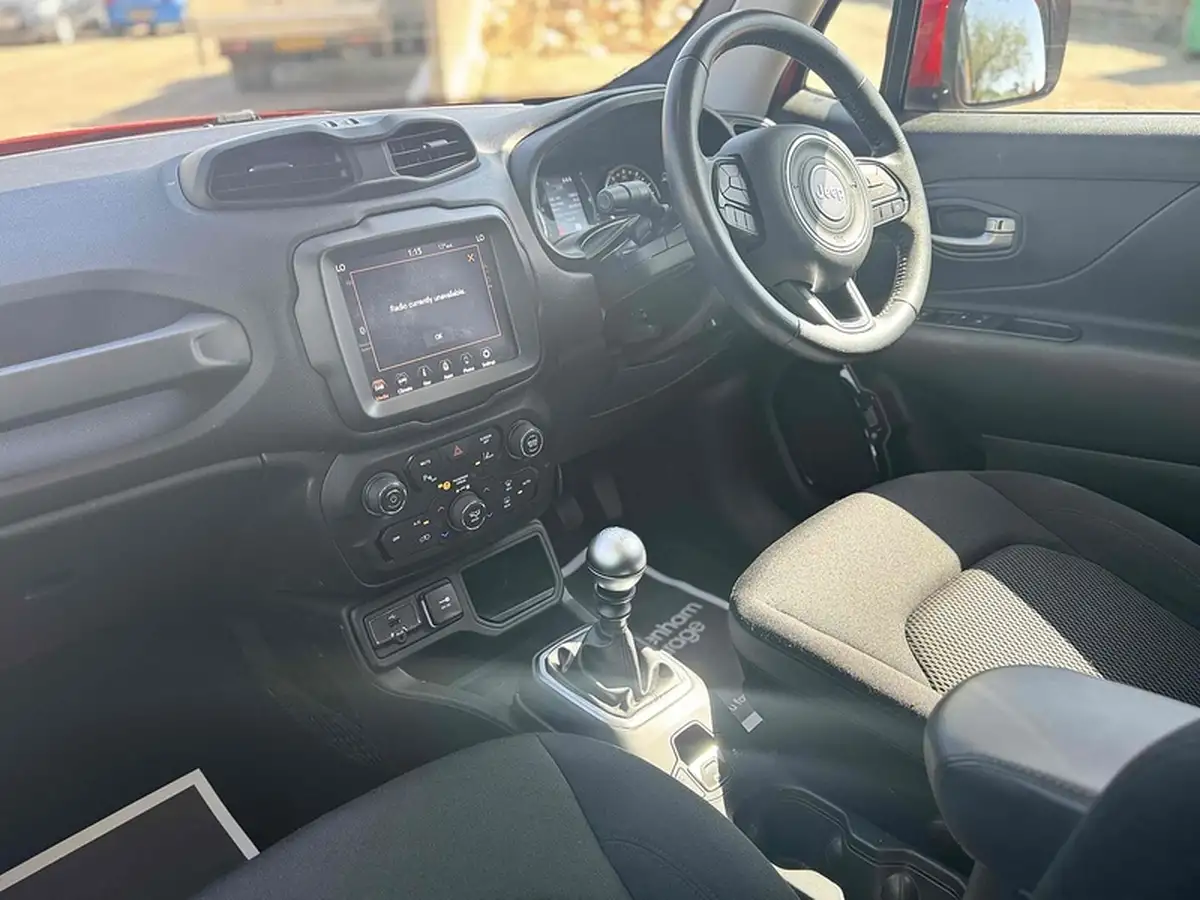 2020-jeep-renegade-10-gse-night-eagle-big-13