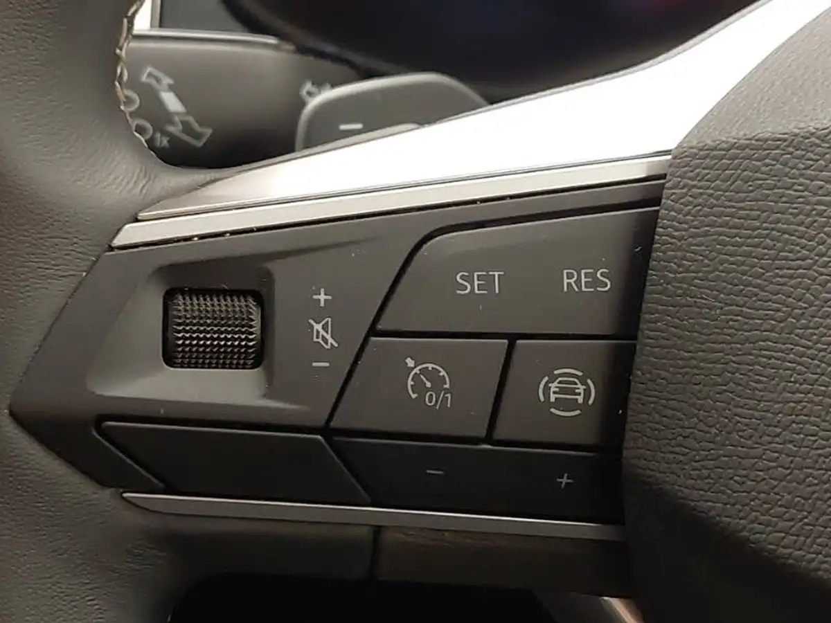 2024-seat-ateca-15-ecotsi-se-technology-dsg-big-17