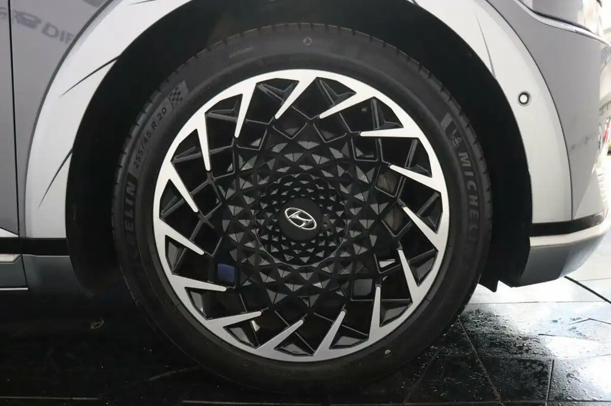 2021-hyundai-ioniq-5-e-ultimate-217ps-73kwh-rwd-big-41