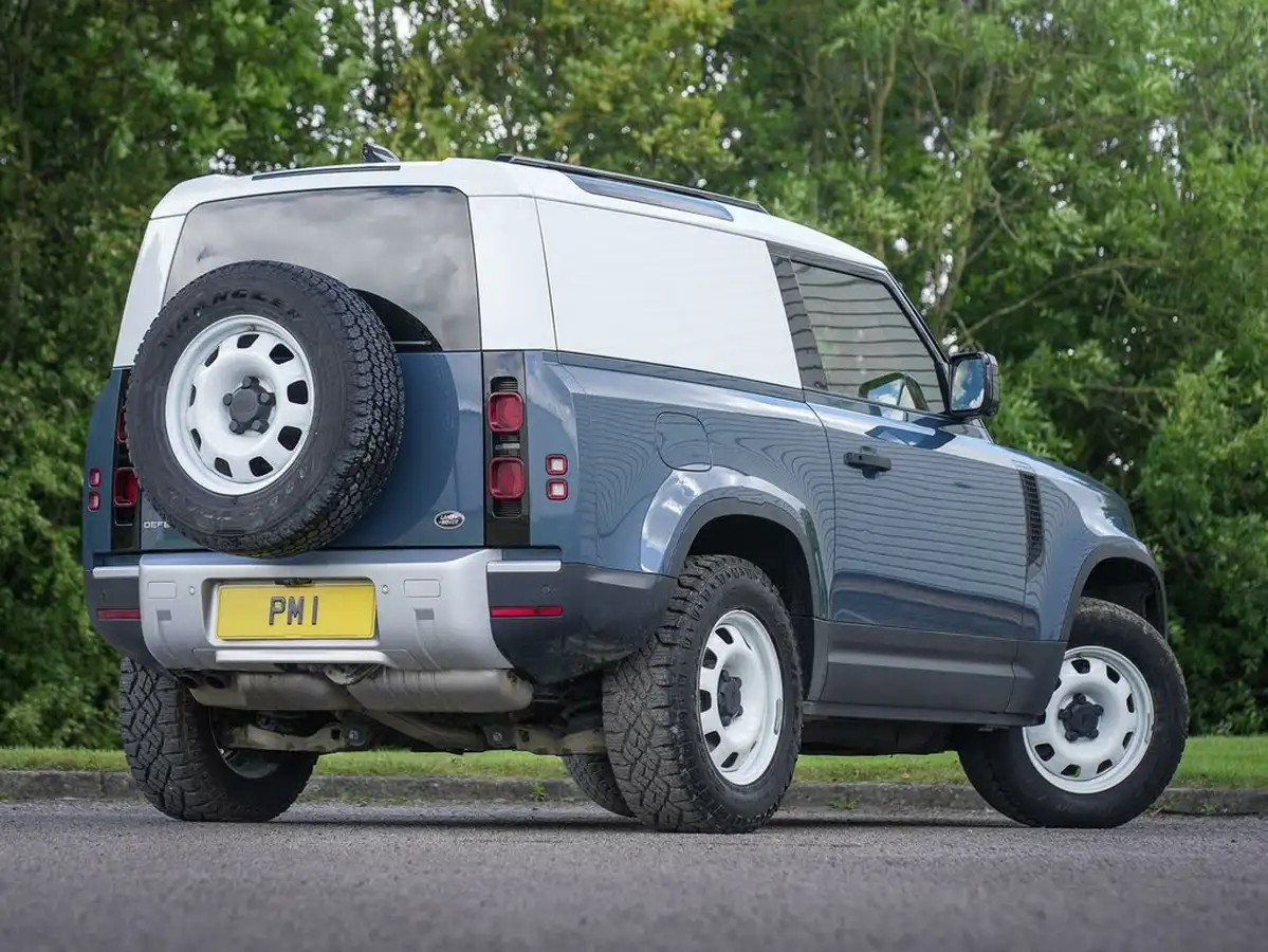 2021-land-rover-90-defender-30-d200-hard-top-standard-90-big-7