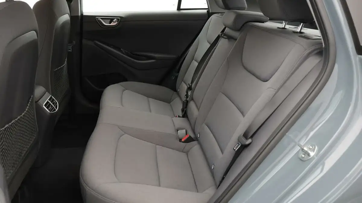 2022-hyundai-ioniq-e-premium-electric-big-16
