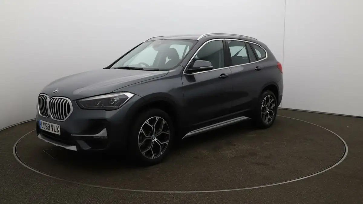 2020-bmw-x1-15-sdrive18i-xline-big-3