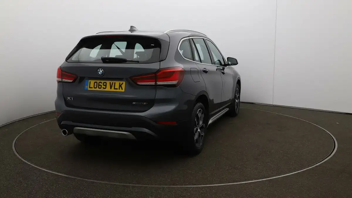 2020-bmw-x1-15-sdrive18i-xline-big-45