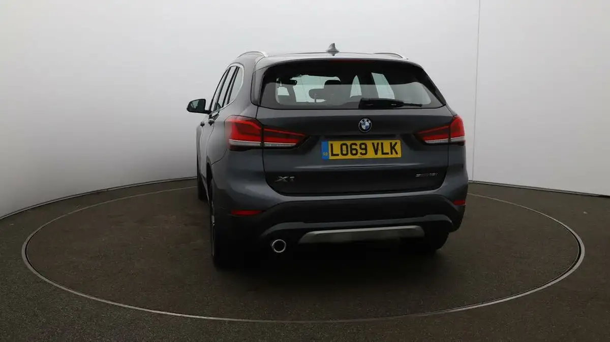 2020-bmw-x1-15-sdrive18i-xline-big-49