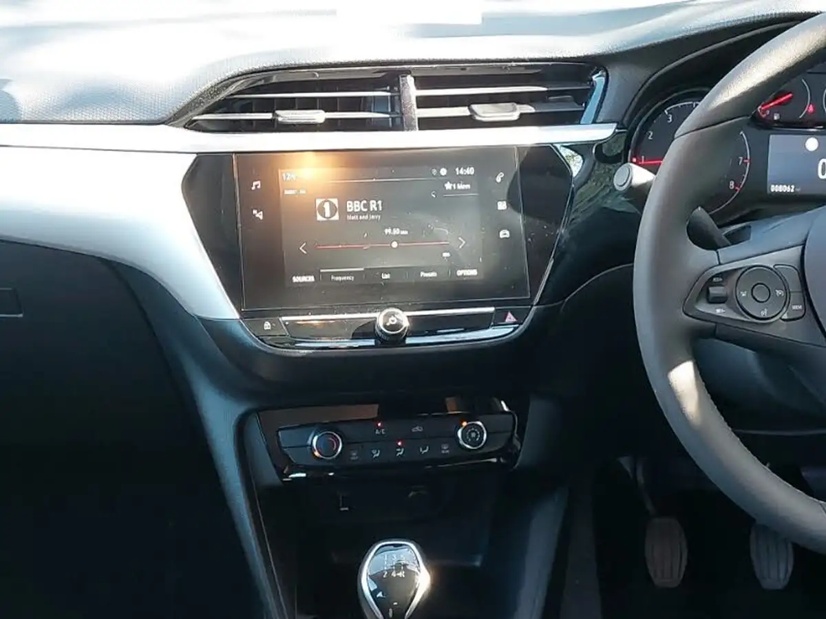 2023-vauxhall-corsa-12i-design-big-10
