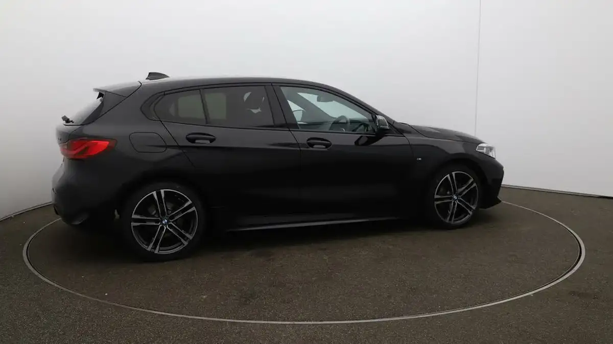 2022-bmw-1-series-15-118i-m-sport-lcp-dct-big-44