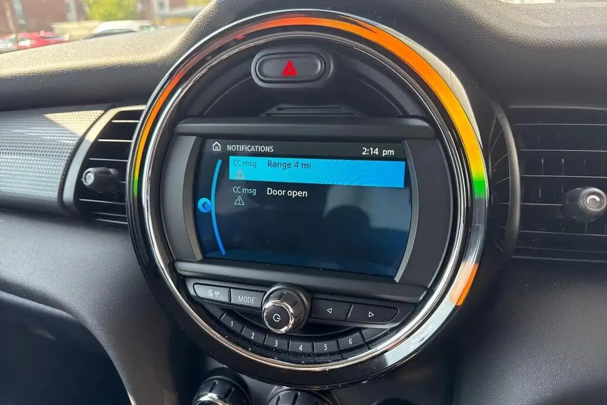 2019-mini-cooper-15-cooper-classic-hatchback-3d-big-49