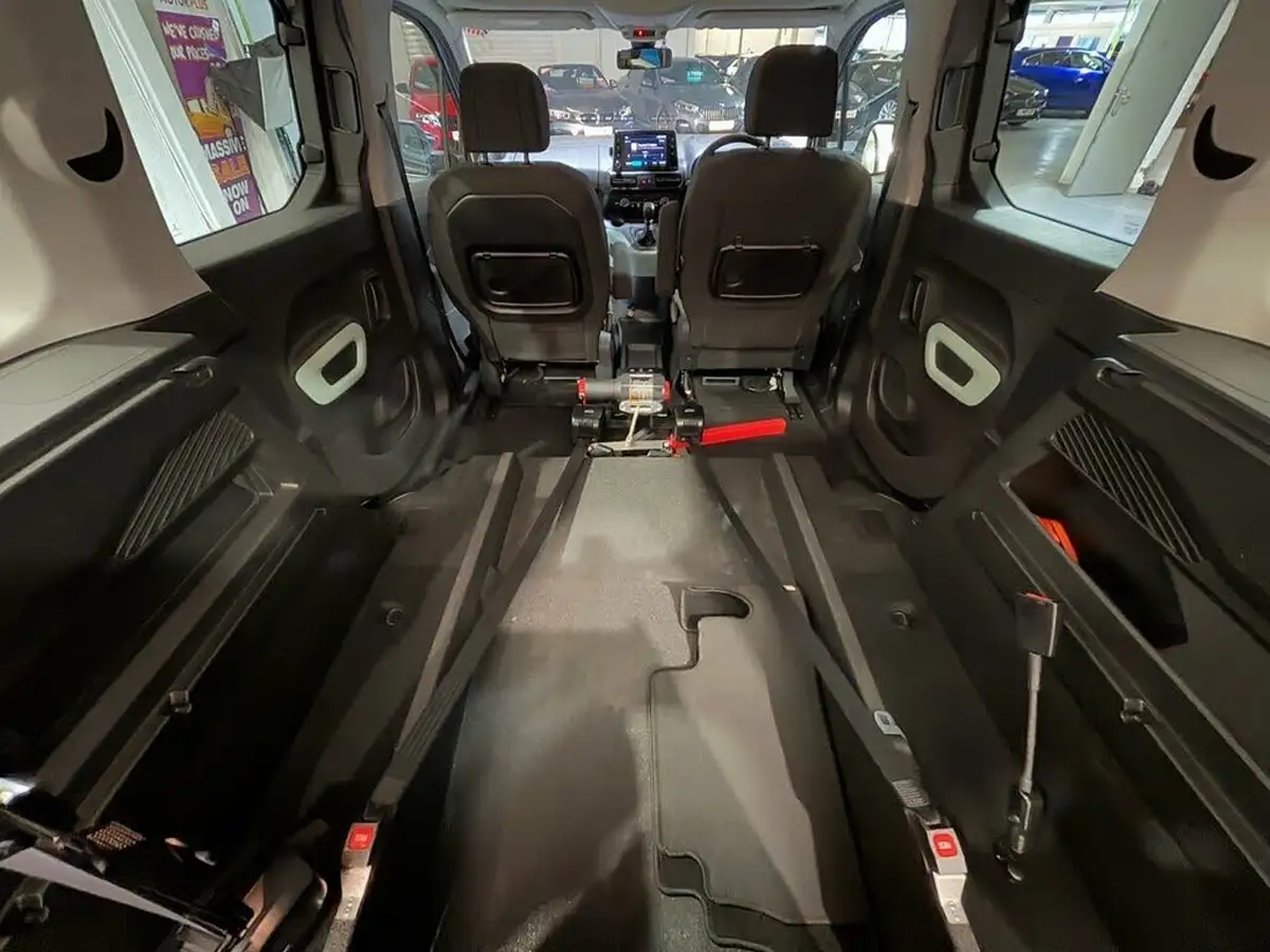 2021-citroen-berlingo-15bluehdi-feel-m-size-100ps-big-15
