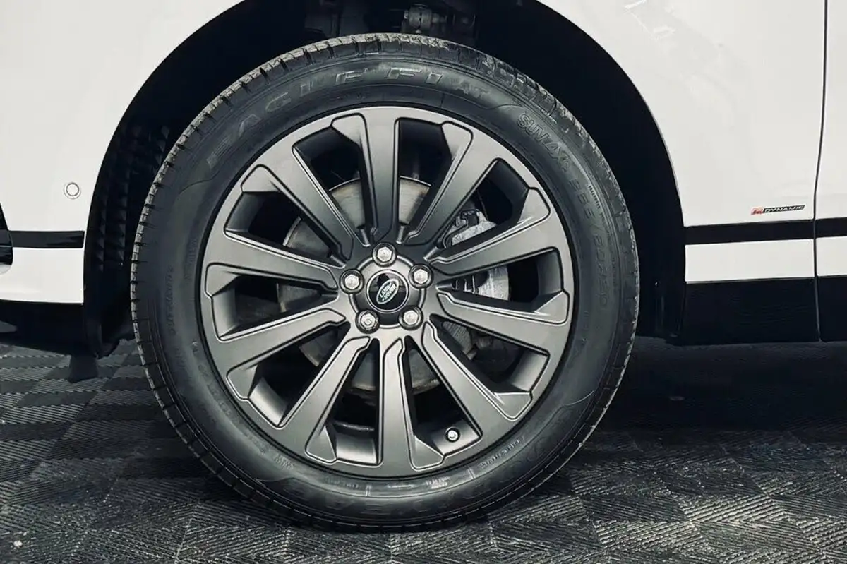 2018-land-rover-range-rover-velar-20-d180-r-dynamic-se-big-35