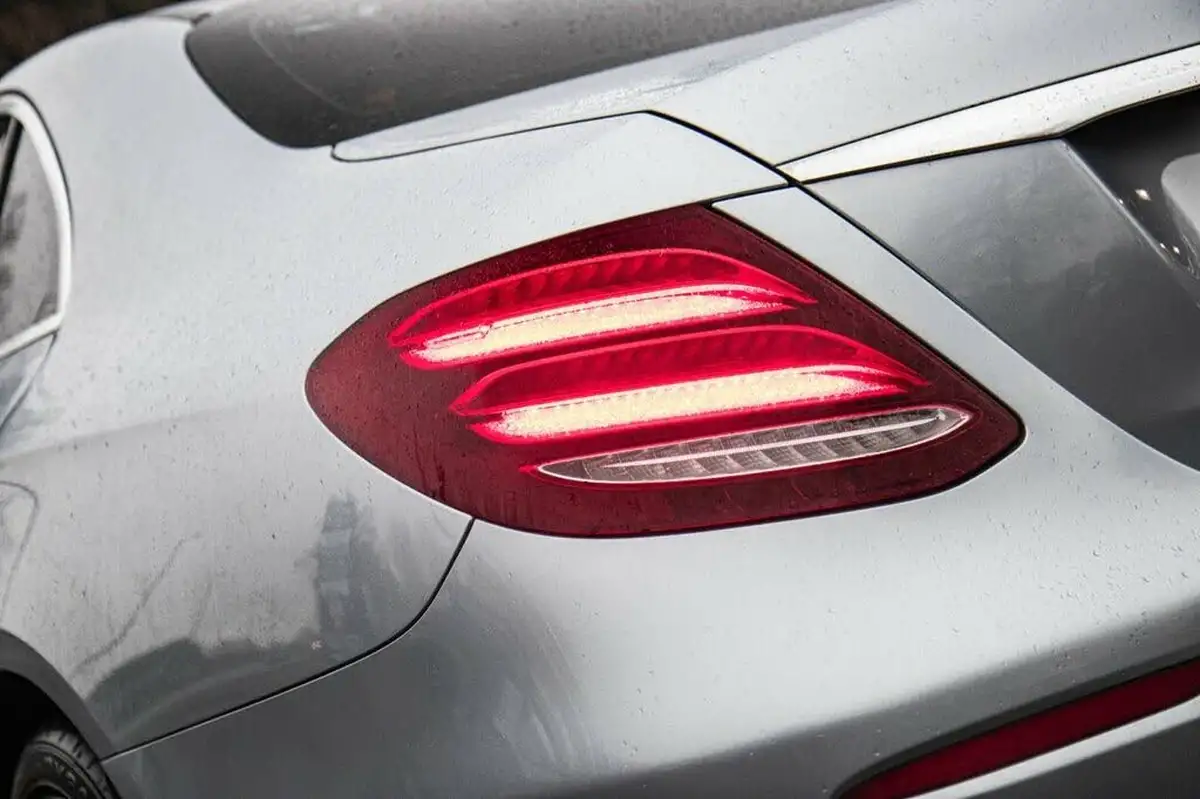 2016-mercedes-benz-e-class-20d-e220d-amg-line-ss-saloon-4d-big-13