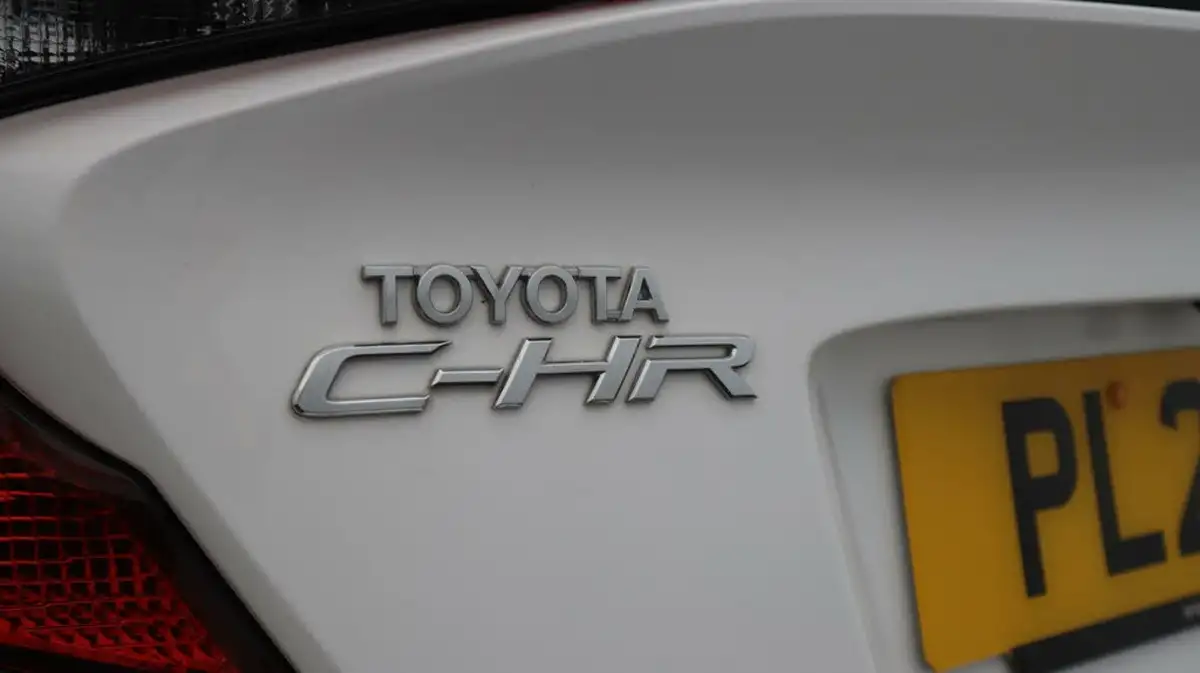 2021-toyota-c-hr-18-vvt-i-icon-big-21