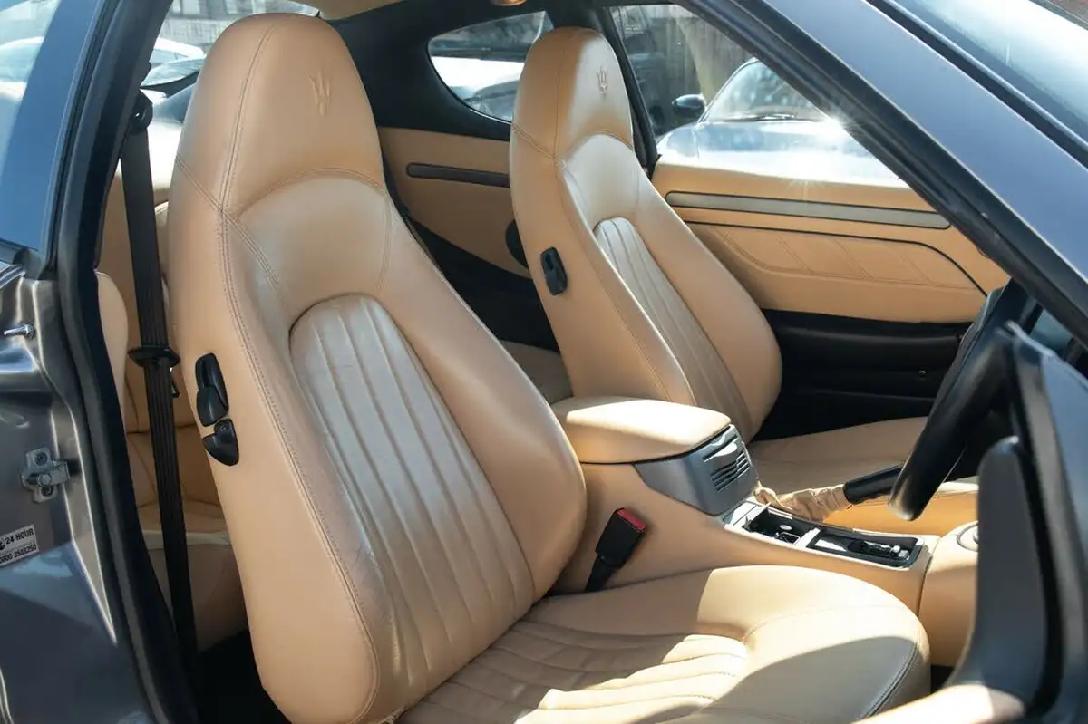 2003-maserati-coupe-42-cambiocorsa-big-13
