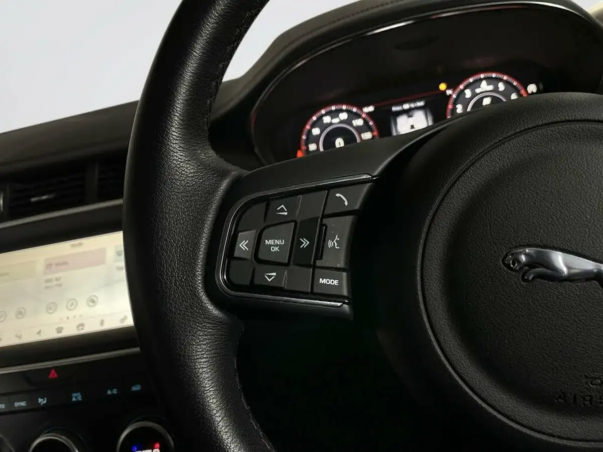 2018-jaguar-e-pace-20-i4-s-big-15