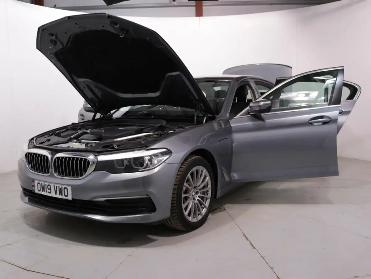 2019-bmw-5-series-20-530e-se-auto-big-44