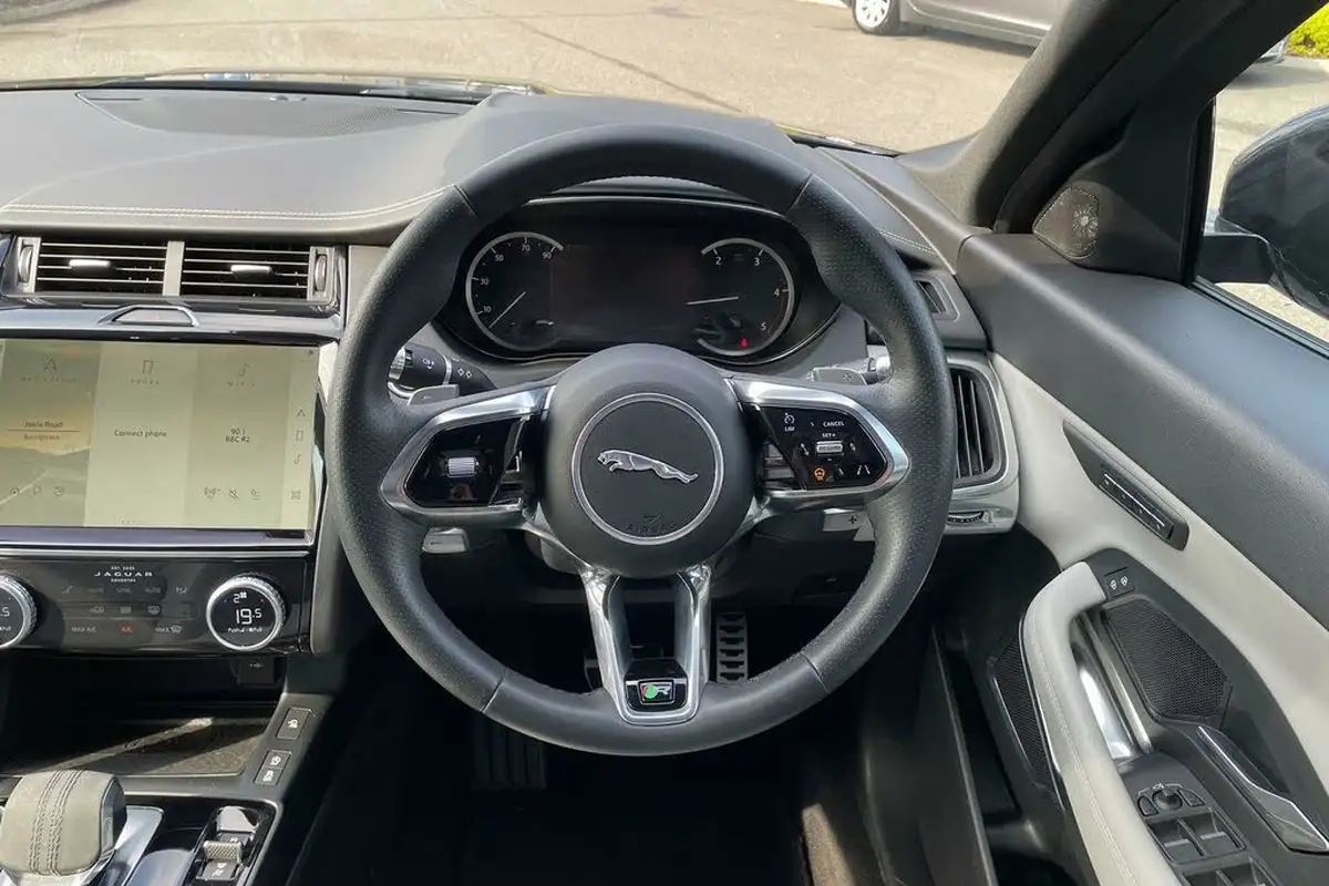 2022-jaguar-e-pace-20-d200-r-dynamic-se-big-11