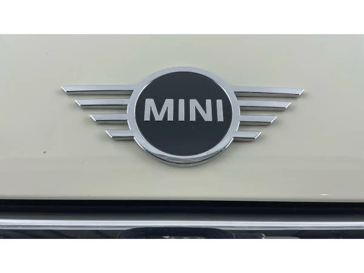 2020-mini-clubman-15-cooper-classic-big-23