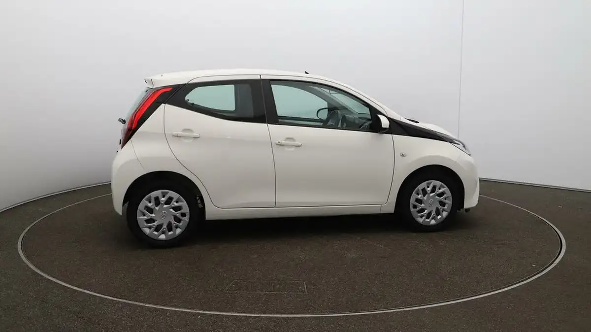 2019-toyota-aygo-10-vvt-i-x-play-tss-x-shift-big-42