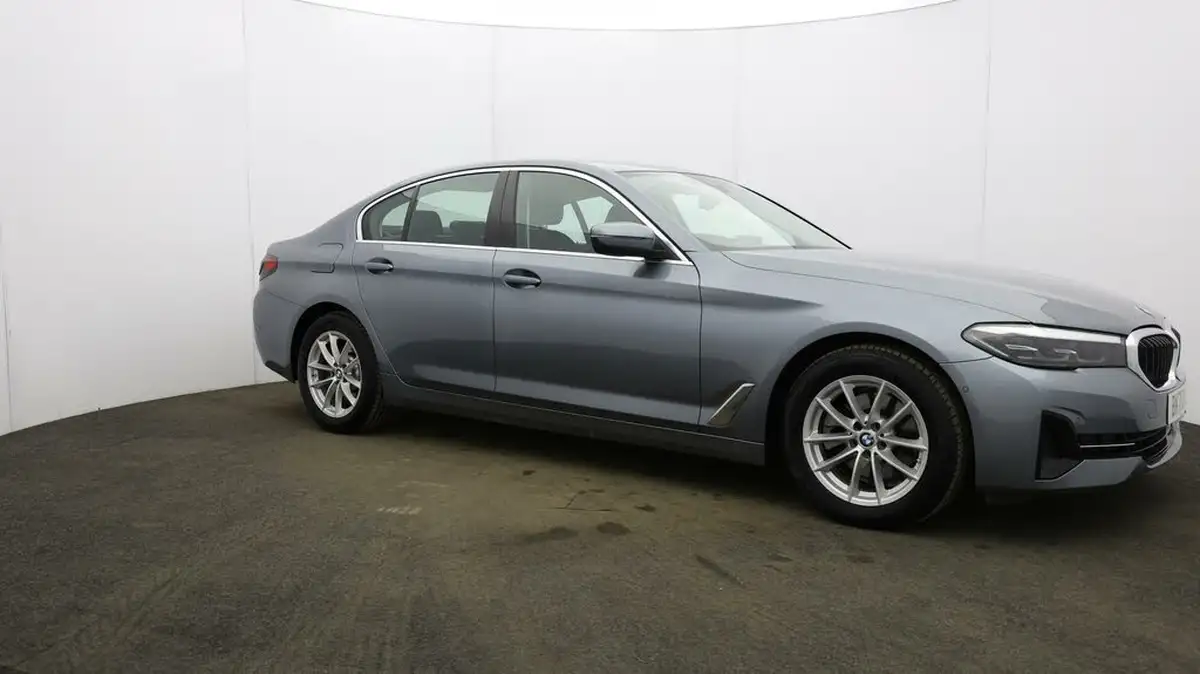 2021-bmw-5-series-20-520i-se-saloon-4d-big-41