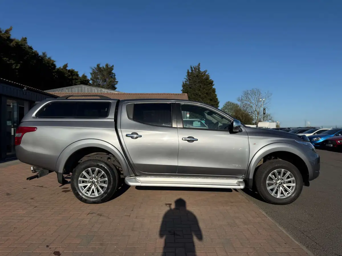 2017-mitsubishi-l200-24di-d-titan-178bhp-eu6-big-3