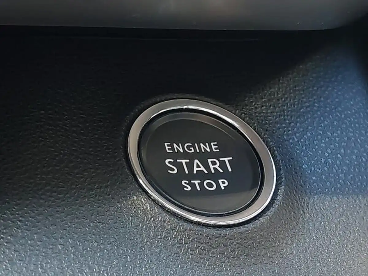 2025-jeep-avenger-12-gse-altitude-e-hybrid-48v-auto-big-13