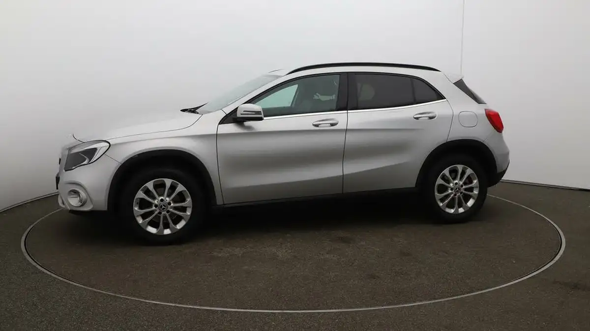 2017-mercedes-benz-gla-class-16-gla-200-se-big-57