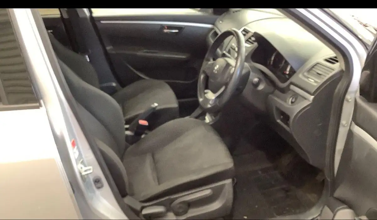 2011-suzuki-swift-12-sz4-5d-auto-big-4
