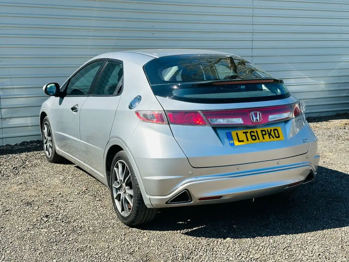2011-honda-civic-18-si-i-vtec-big-10