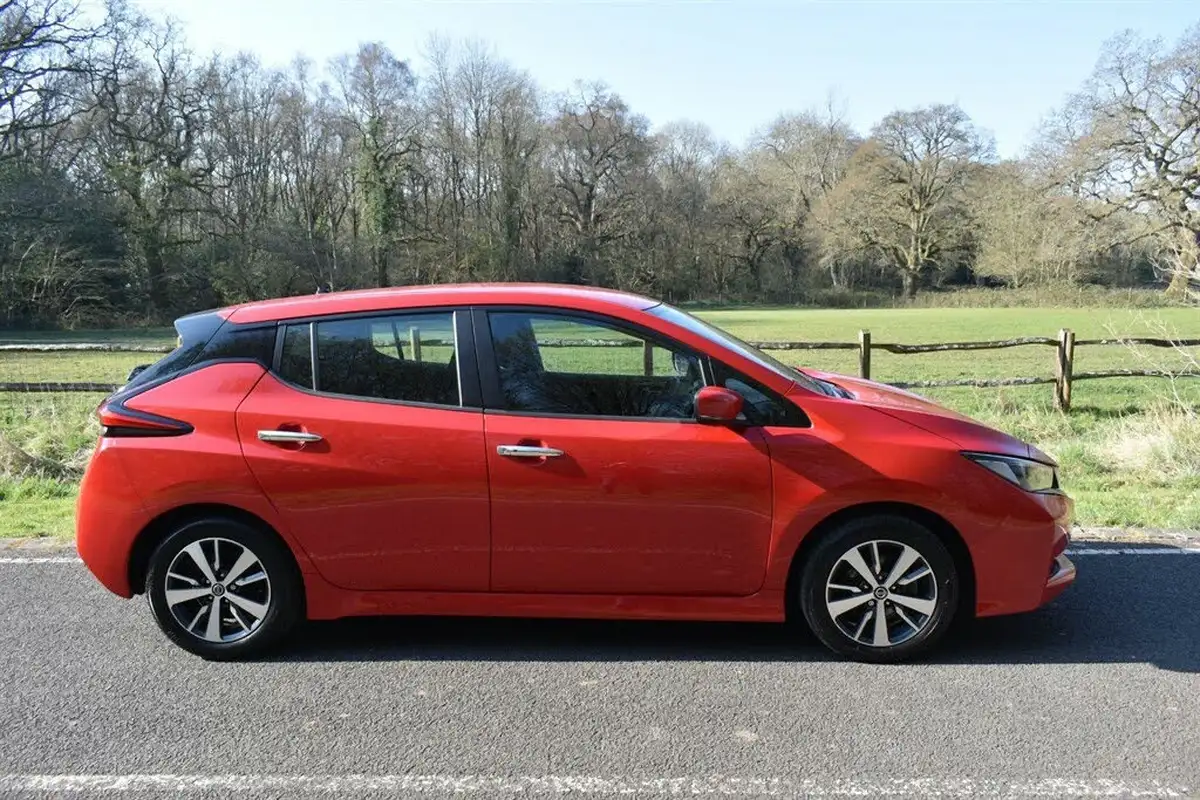 2021-nissan-leaf-e-acenta-big-6