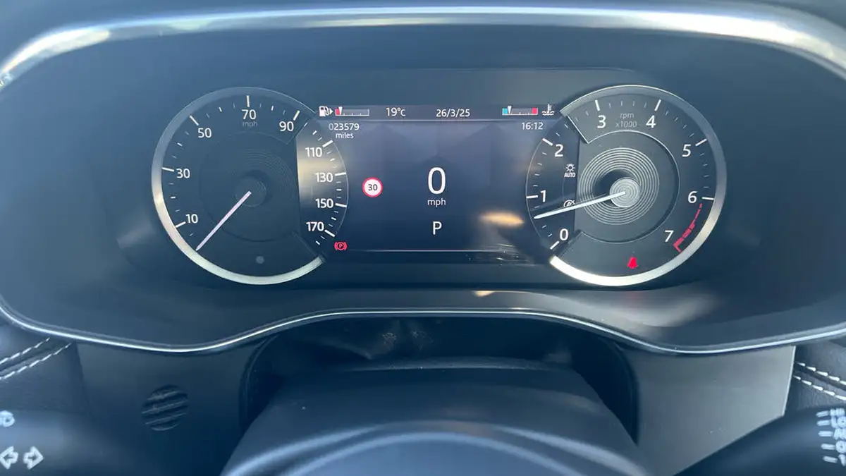 2022-jaguar-f-pace-20-p250-r-dynamic-hse-big-15